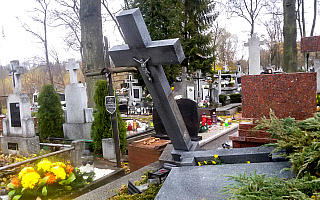 30-latek zatrzymany w związku z dewastacją cmentarza w Ełku